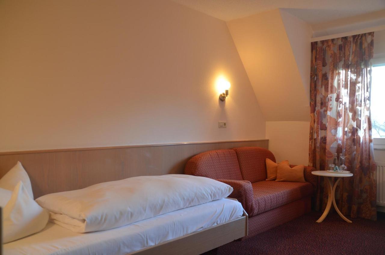 ליינסוויילר Castell Hotel & Restaurant מראה חיצוני תמונה