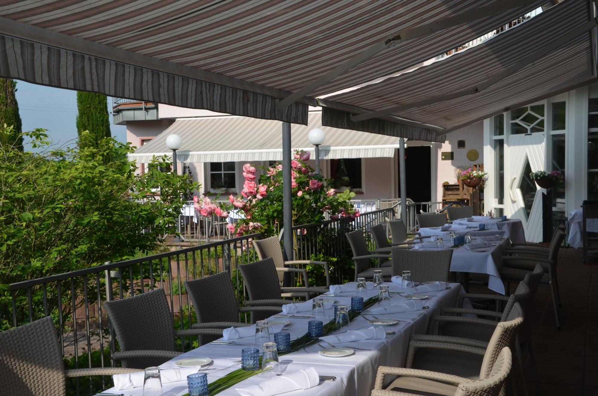 ליינסוויילר Castell Hotel & Restaurant מראה חיצוני תמונה