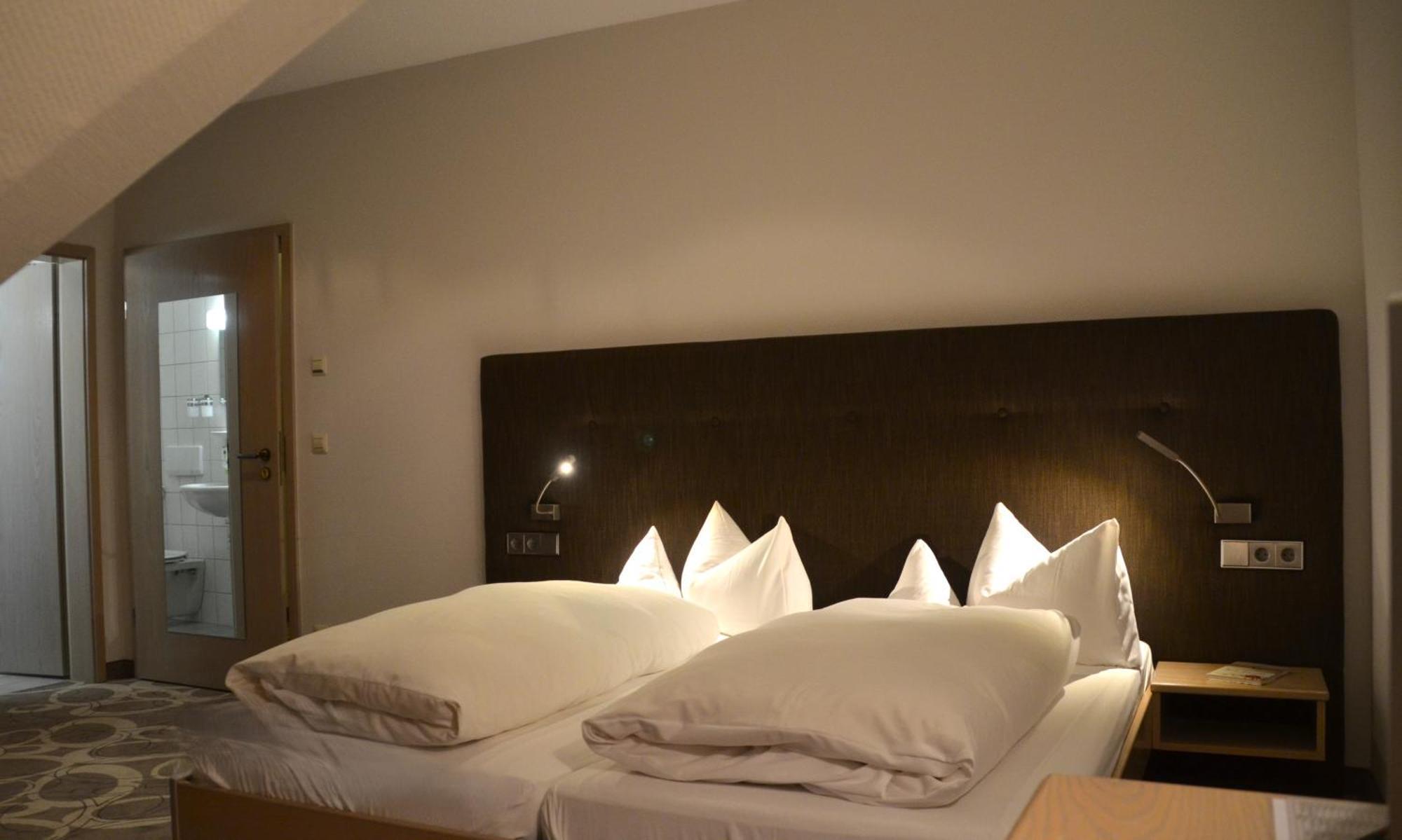 ליינסוויילר Castell Hotel & Restaurant מראה חיצוני תמונה