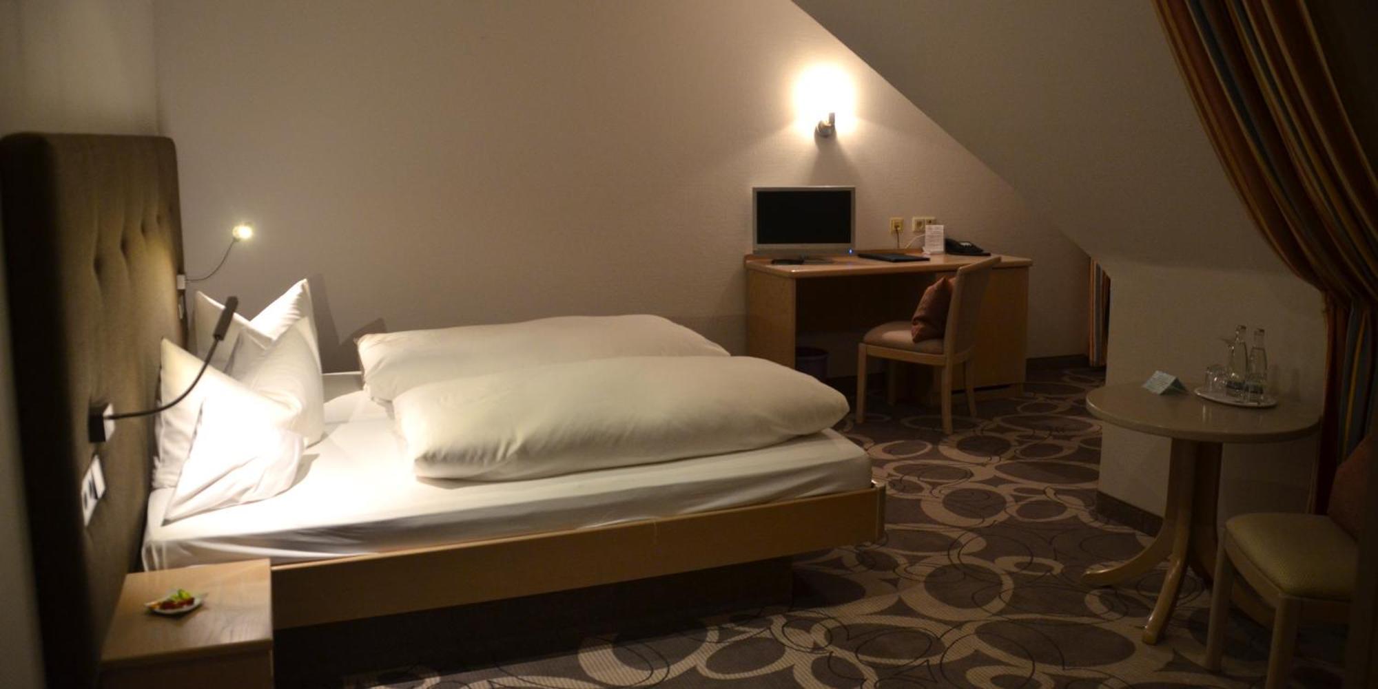 ליינסוויילר Castell Hotel & Restaurant מראה חיצוני תמונה